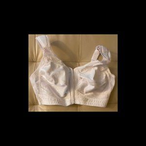 NWOT Playtex 18 Supportive Flexible Back Bra